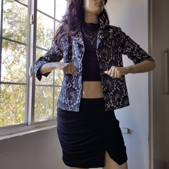 NEW Emerald Sundae XL Black Two-Piece Top and Skirt - Picture 3 of 6